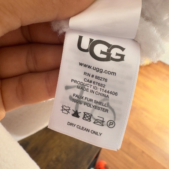 NEW!! UGG Coat in Cream and Tan Vegan - Picture 3 of 10